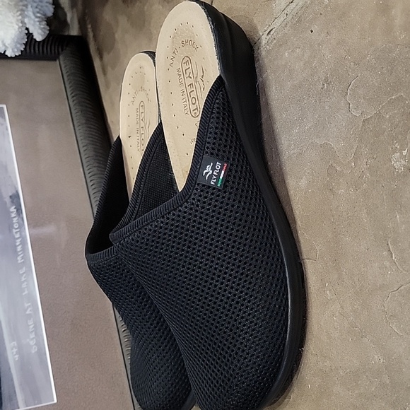 Fly Flot Slip on Shoes - Picture 2 of 5